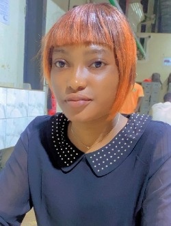 Profil de Cathy, une femme célibataire de 27 ans à Abomey