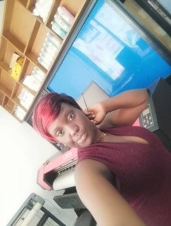 Profil de Solly, une femme célibataire de 34 ans à Abono