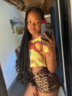 Profil de Whendy Mia, une femme célibataire de 20 ans à 1ER Arrondissement