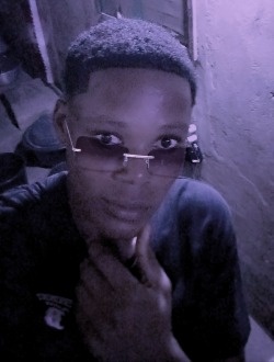 Profil de Michel, un homme célibataire de 21 ans à Cotonou