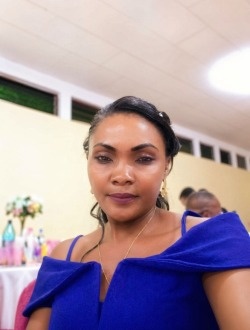 Profil de Solange, une femme célibataire de 49 ans à Abam