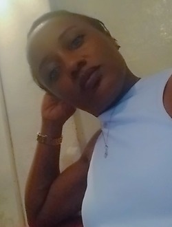 Profil de Esther, une femme célibataire de 34 ans à Douala