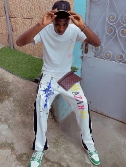 Profil de Alexandre, un homme célibataire de 22 ans à Douala