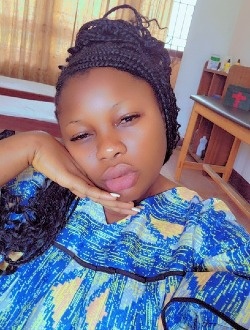 Profil de Corine, une femme célibataire de 28 ans à Mbalmayo