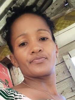 Profil de Larrissa, une femme célibataire de 37 ans à Antalaha