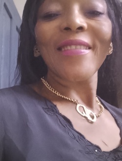 Profil de Victoire, une femme célibataire de 52 ans à Yaoundé