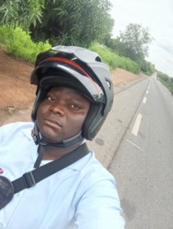 Profil de Narcisse, un homme célibataire de 28 ans à Abomey