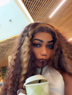 Profil de Christine, une femme célibataire de 32 ans à Abidjan