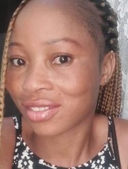 Profil de Amandine, une femme célibataire de 38 ans à Abidjan