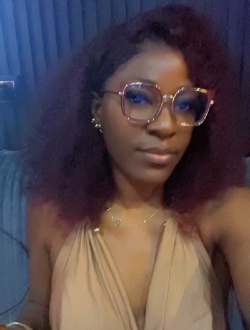 Profil de Paola, une femme célibataire de 34 ans à Douala