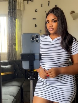 Profil de Aïcha, une femme célibataire de 30 ans à Douala