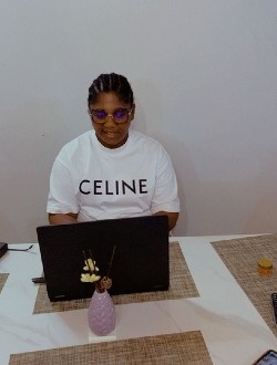 Profil de Célestine, une femme célibataire de 45 ans à Yaoundé