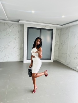 Profil de Laura, une femme célibataire de 27 ans à Aach