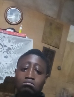 Profil de Divin, un homme célibataire de 18 ans à Mvoumvou