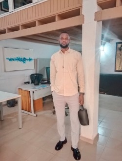 Profil de Ismaël, un homme célibataire de 33 ans à Abidjan