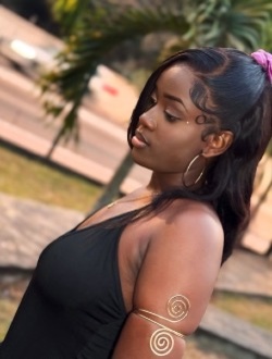 Profil de Précieuse, une femme célibataire de 23 ans à Brazzaville