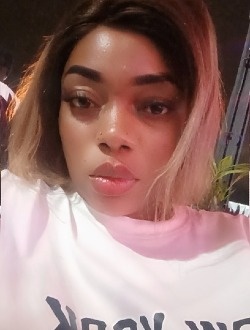 Profil de Evelyne, une femme célibataire de 35 ans à Abié