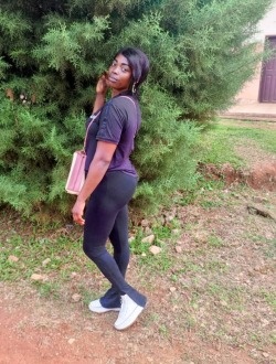 Profil de Gaëlle, une femme célibataire de 37 ans à Abang I