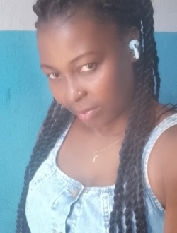 Profil de Dora, une femme célibataire de 42 ans à Mengomo
