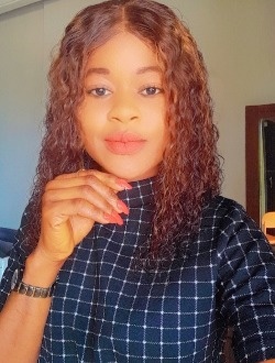 Profil de Lauraine, une femme célibataire de 33 ans à Cocody