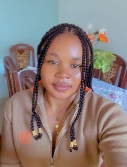Profil de Vira, une femme célibataire de 26 ans à Yaoundé