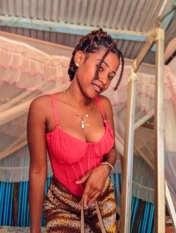 Profil de Lalie, une femme célibataire de 23 ans à Antalaha