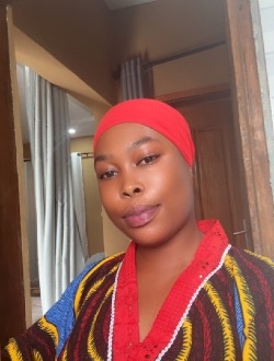 Profil de Djamila, une femme célibataire de 24 ans à Paris Léona