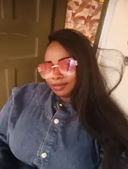 Profil de Ruth, une femme célibataire de 36 ans à Abomey-Calavi