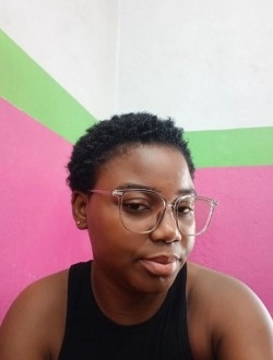 Profil de Minely, une femme célibataire de 24 ans à Port-Gentil