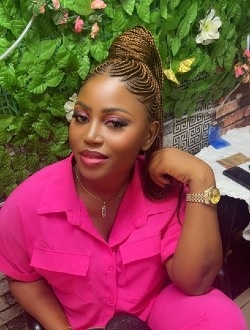 Profil de Divine, une femme célibataire de 31 ans à Douala