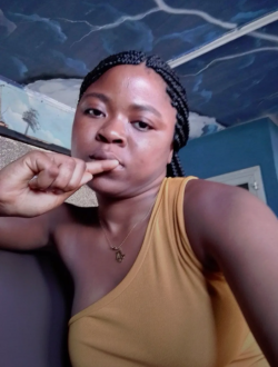 Profil de Linda, une femme célibataire de 26 ans à Yaoundé