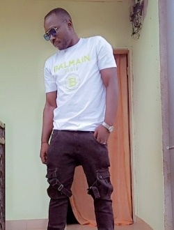 Profil de Yannick, un homme célibataire de 33 ans à Douala