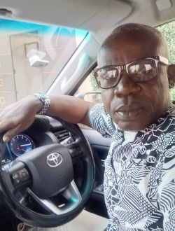 Profil de Jean Nadège, un homme célibataire de 48 ans à Abidjan