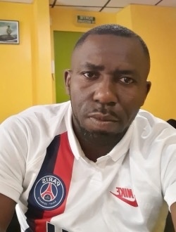 Profil de Larabi, un homme célibataire de 34 ans à Villefranche-sur-Saône