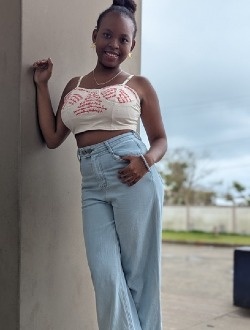 Profil de Leila, une femme célibataire de 22 ans à Toamasina