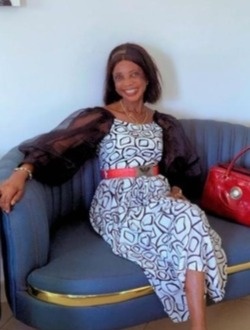 Profil de Anne, une femme célibataire de 56 ans à Yaoundé