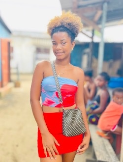 Profil de Flencia, une femme célibataire de 21 ans à Antsiranana