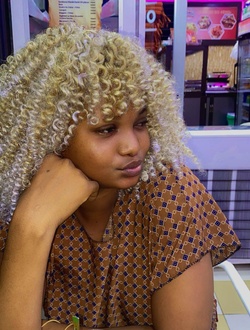 Profil de Ruth, une femme célibataire de 24 ans à Bingerville
