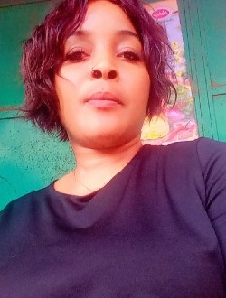 Profil de Laure, une femme célibataire de 34 ans à Douala