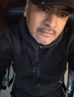 Profil de Enri, un homme célibataire de 48 ans à Nápoles