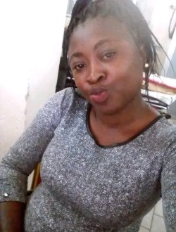 Profil de Edwige, une femme célibataire de 40 ans à Douala