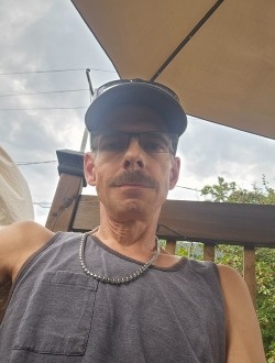 Profil de Eric, un homme célibataire de 47 ans à Laval