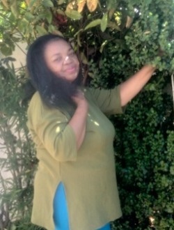 Profil de Bernie, une femme célibataire de 58 ans à Ambanidia