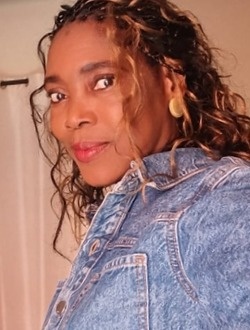 Profil de Aline, une femme célibataire de 46 ans à Lomé