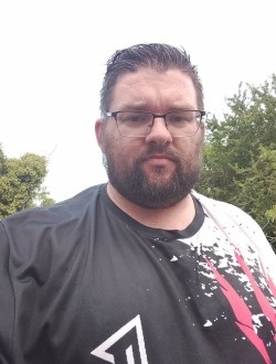 Profil de Dylan, un homme célibataire de 30 ans à Volvic
