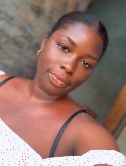 Profil de Rose, une femme célibataire de 28 ans à Douala