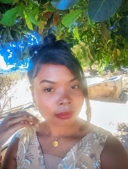 Profil de Noavy, une femme célibataire de 20 ans à Mahajamba