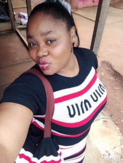 Profil de Nicole, une femme célibataire de 28 ans à Yaoundé