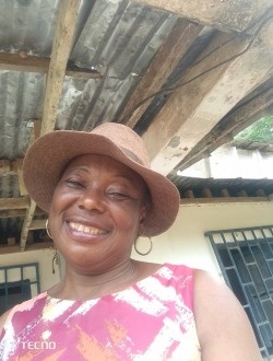 Profil de Justine, une femme célibataire de 57 ans à Yaoundé