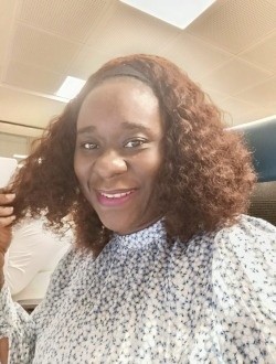 Profil de Emeline, une femme célibataire de 43 ans à Cocody